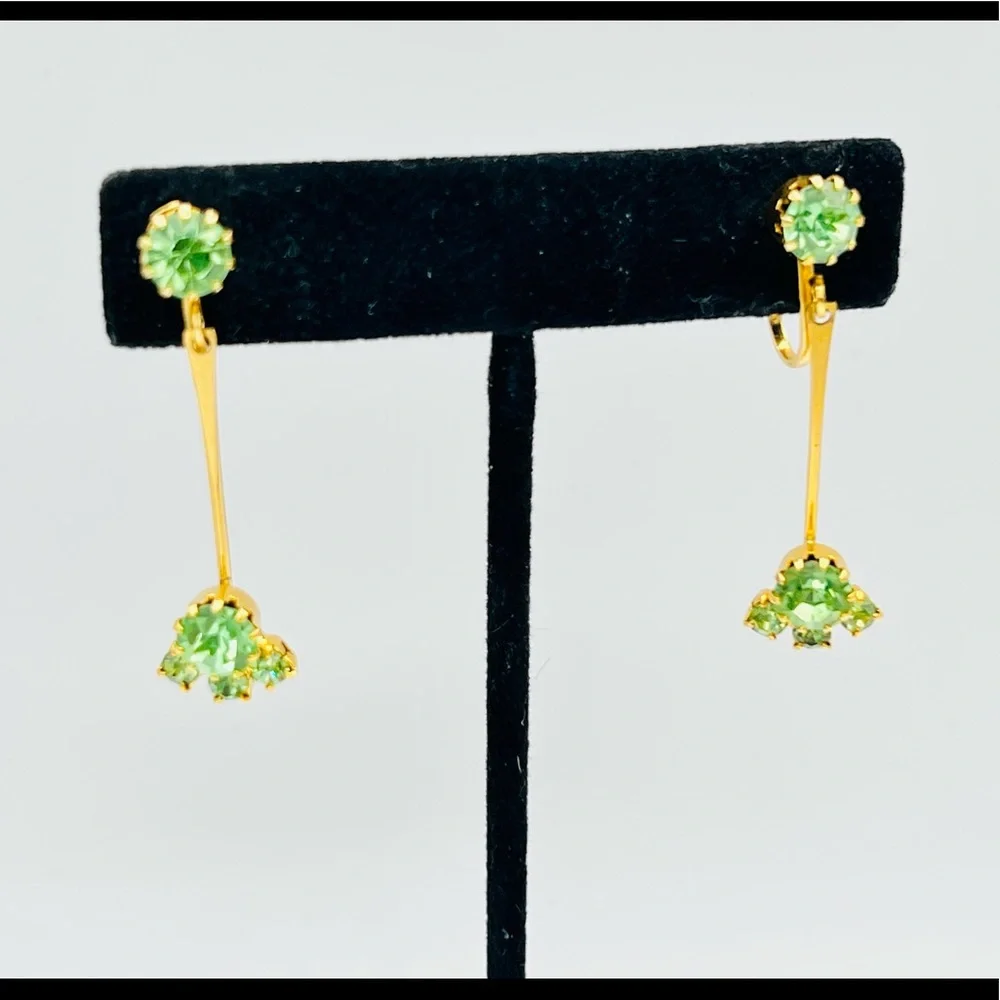 Vintage peridot green rhinestone clip on dangles gold simple style